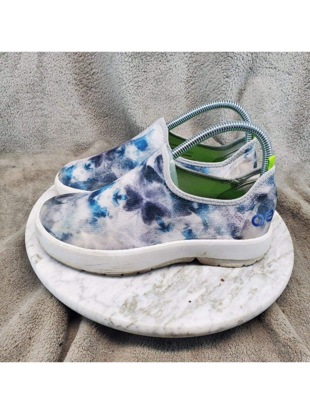 Oofos Shoes Womens Size 6 Blue & Gray Tie Dye Oomg eeZee Comfort Recovery *Read*